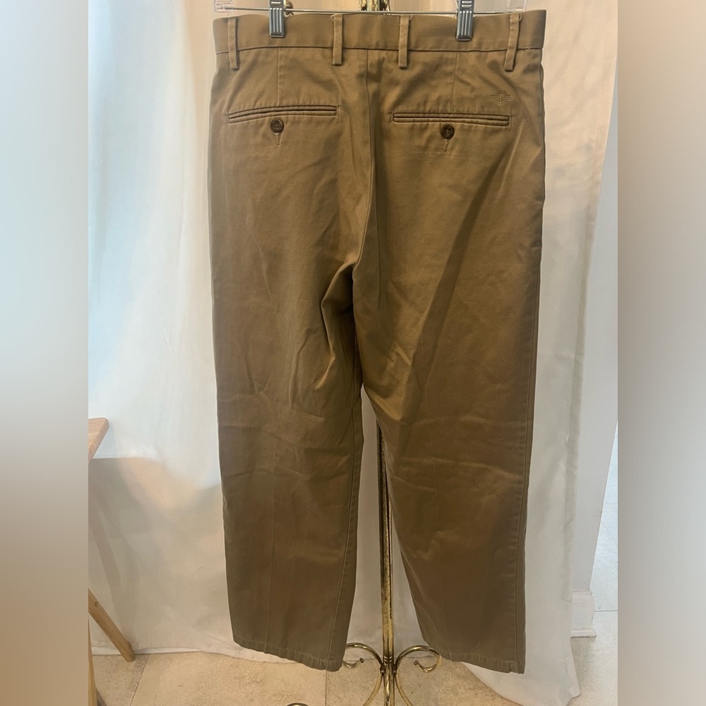 Dockers khakis size 30 x 30 flat front pants pockets - Picture 2 of 10